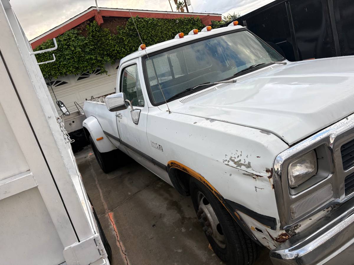 Dodge-d350-diesel-1992-white-1