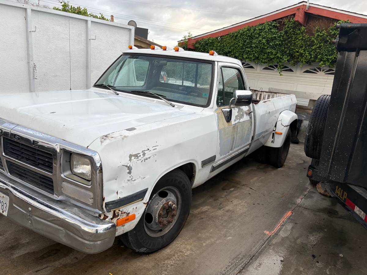 Dodge-d350-diesel-1992-white-2