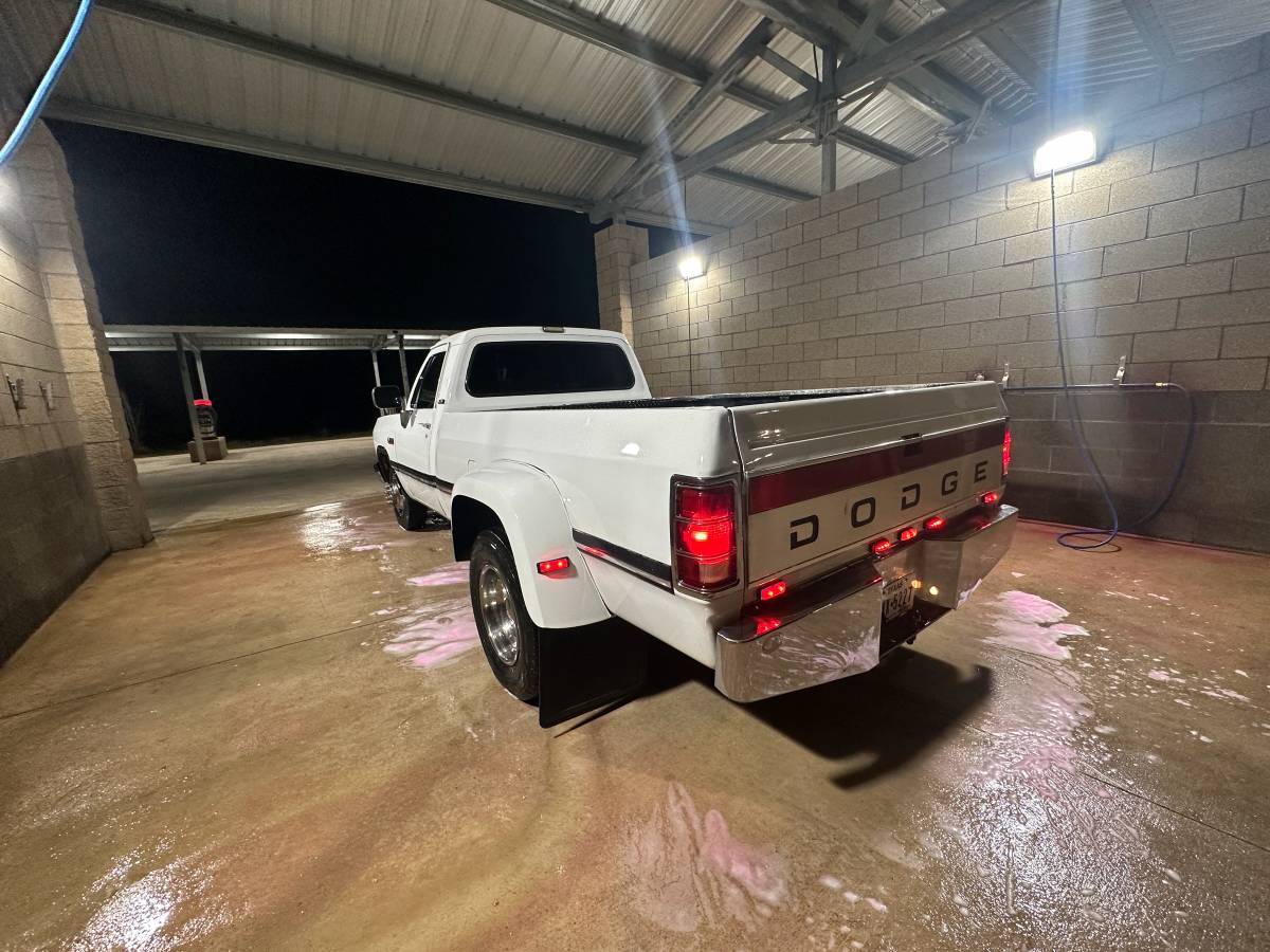 Dodge-d350-dually-diesel-1991-white-3