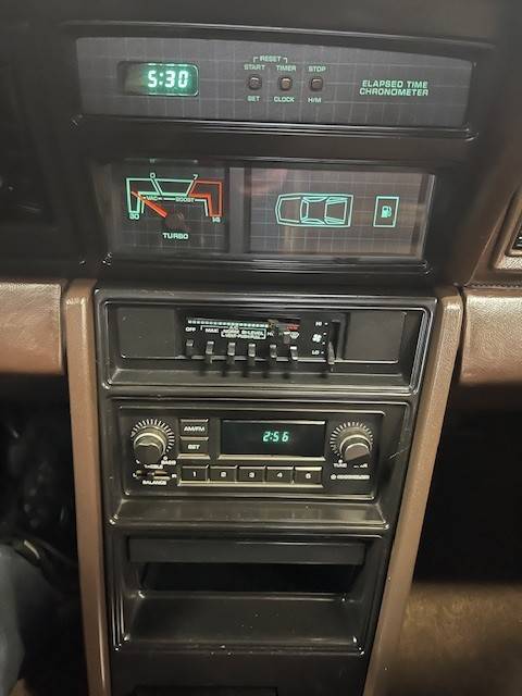 Dodge-daytona-turbo-1984-brown-16