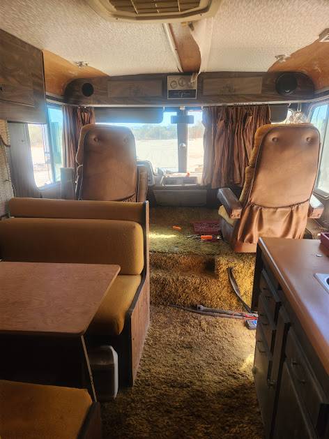 Dodge-executive-1977-white-2