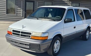 Dodge-grand-caravan-gt-1995-white-1