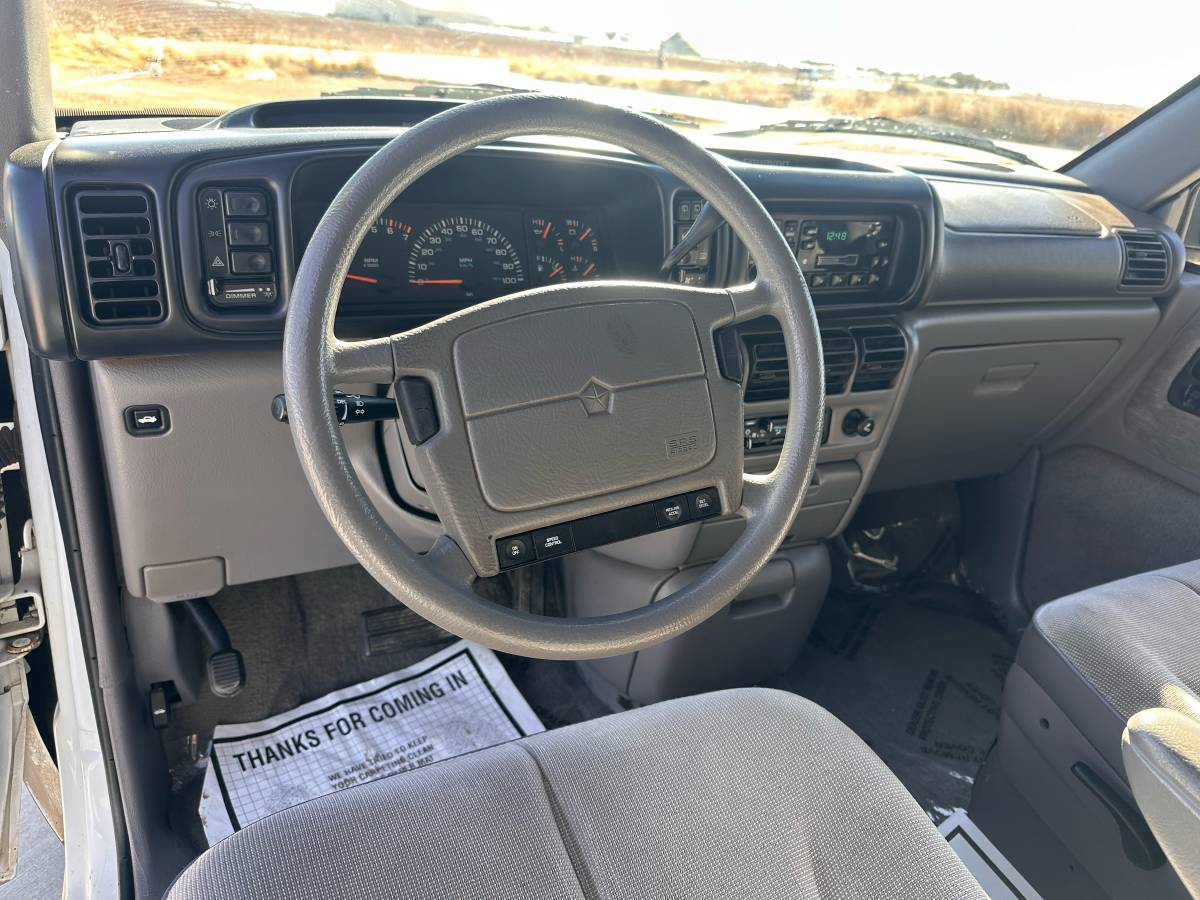 Dodge-grand-caravan-gt-1995-white-13