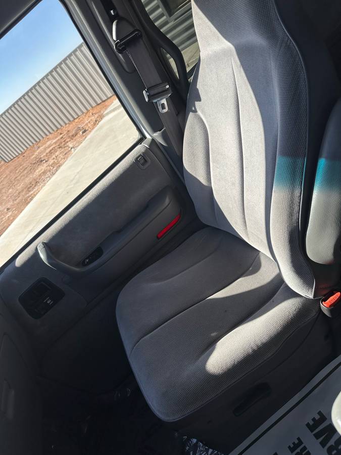 Dodge-grand-caravan-gt-1995-white-2