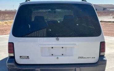 Dodge-grand-caravan-gt-1995-white-8