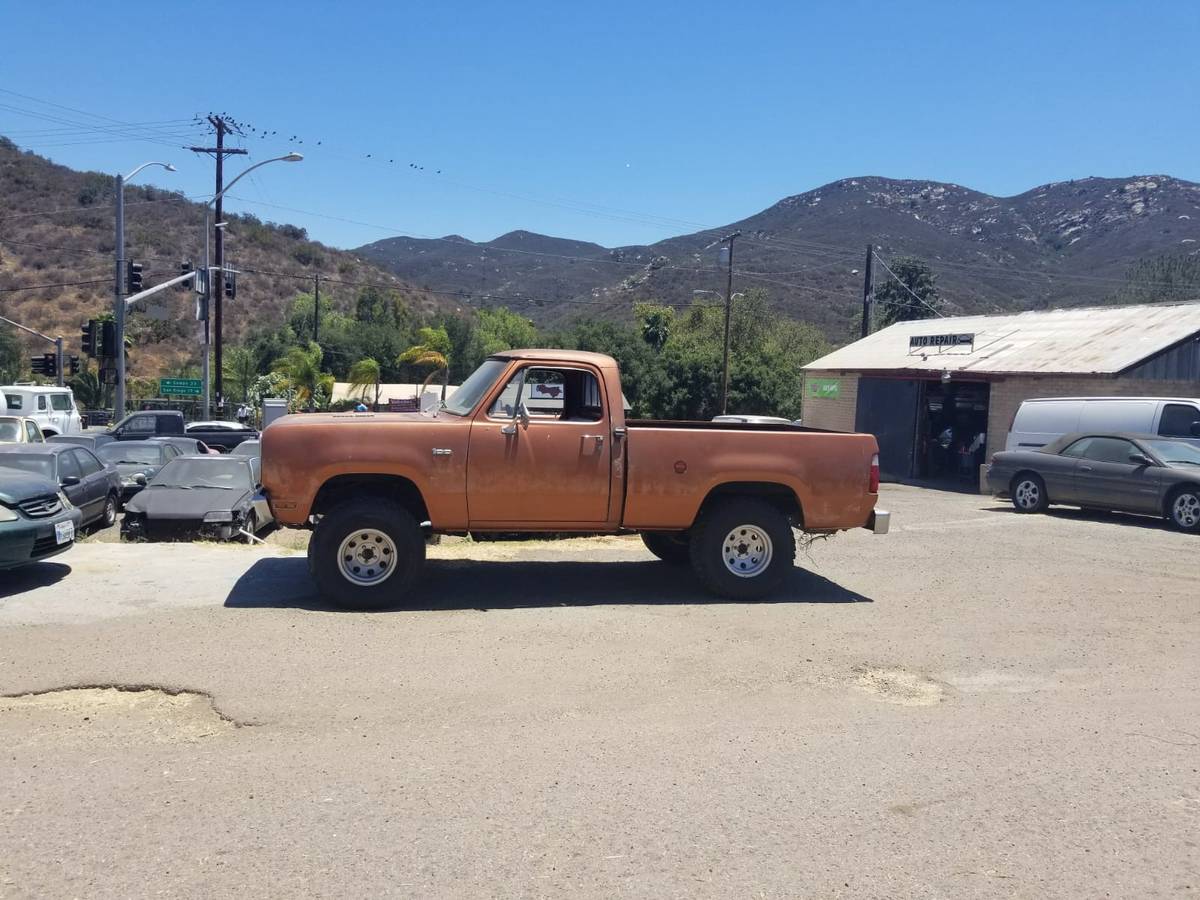 Dodge-pick-up-1975-7