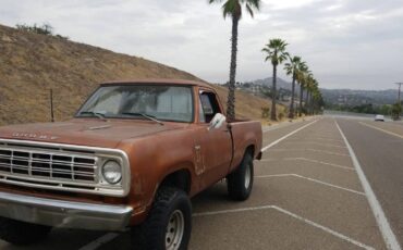 Dodge-pick-up-1975-8