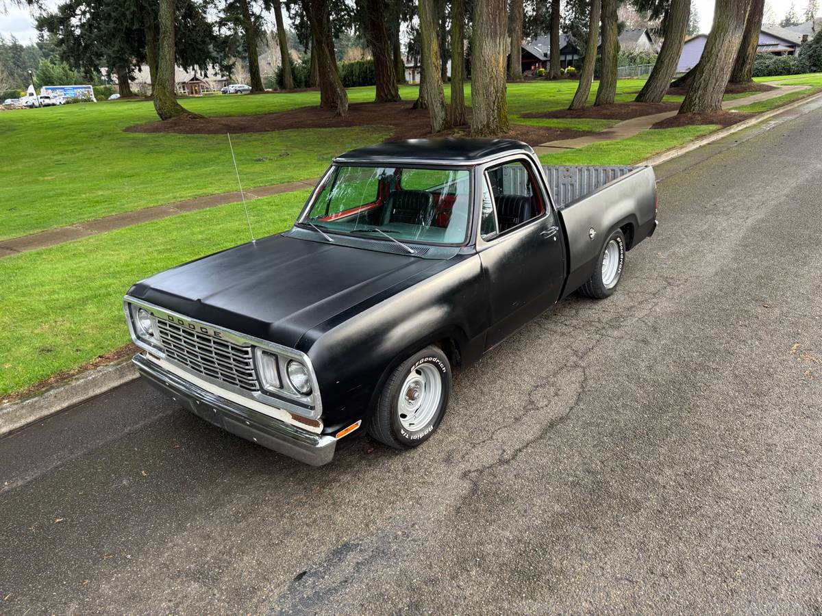 Dodge-pickup-1977-black-7