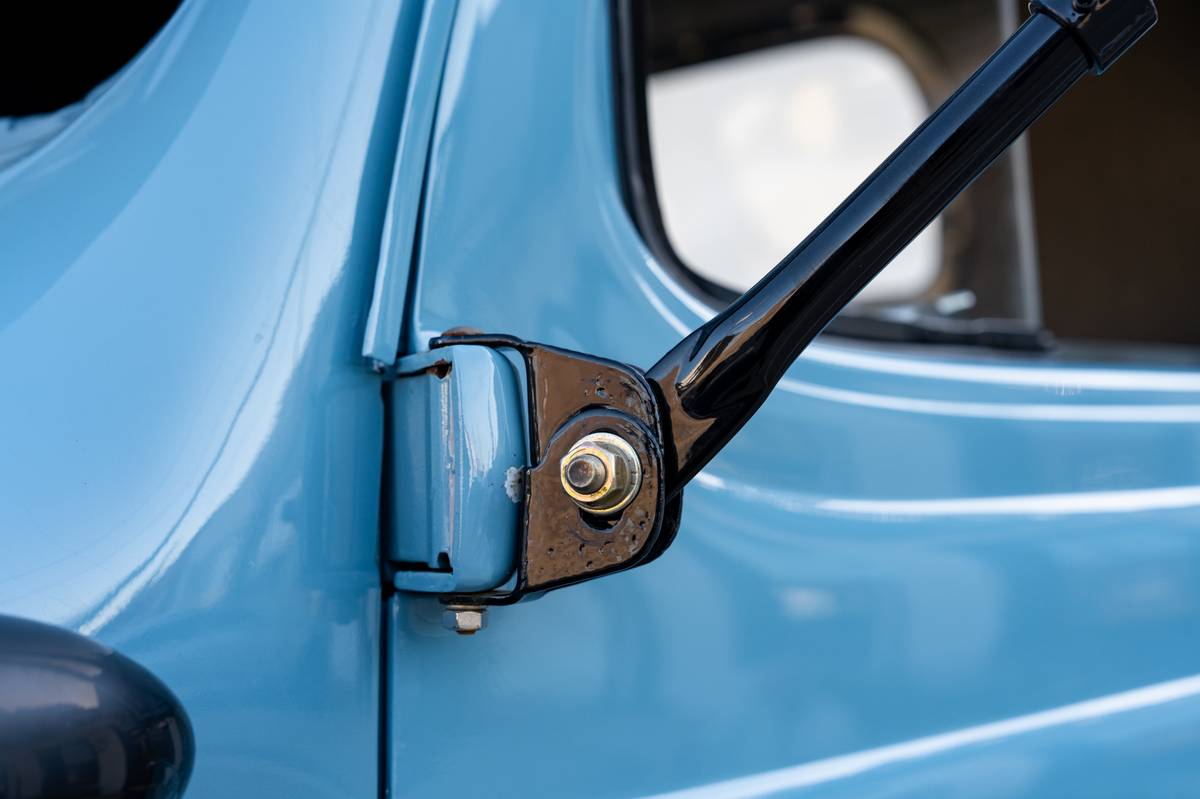 Dodge-power-wagon-1948-blue-12