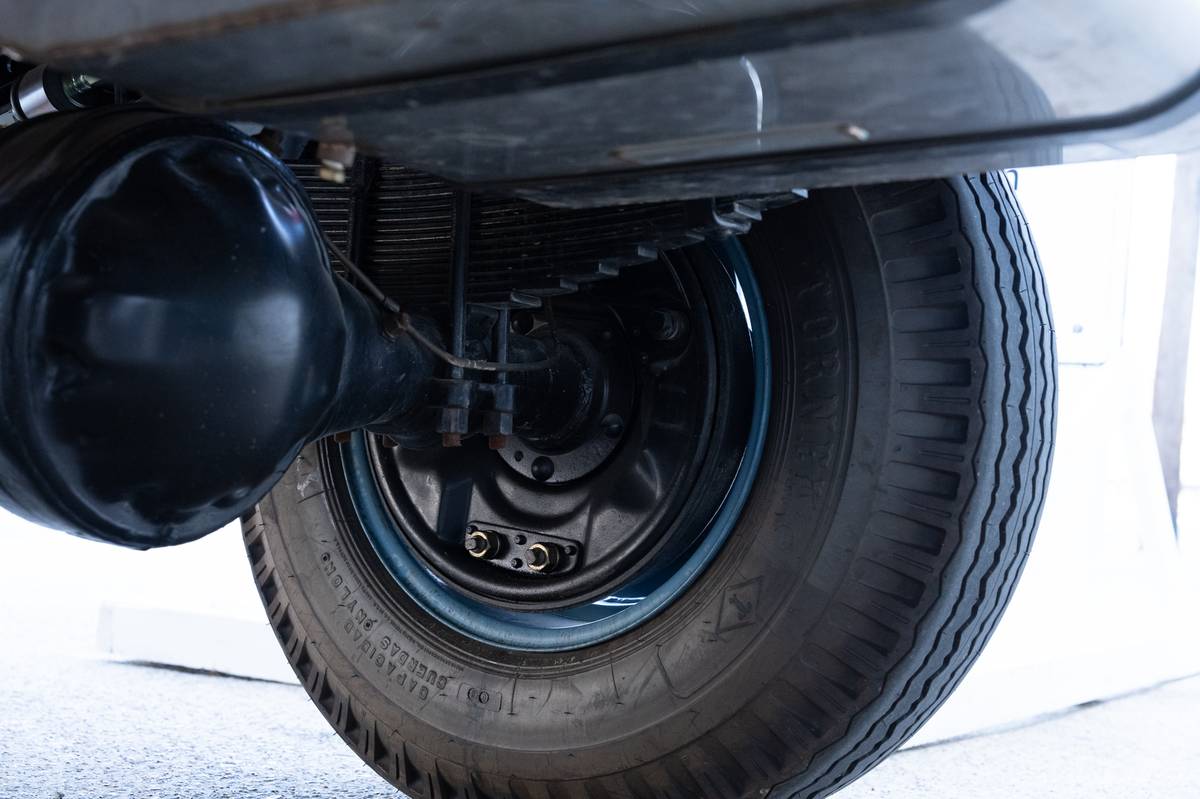 Dodge-power-wagon-1948-blue-17