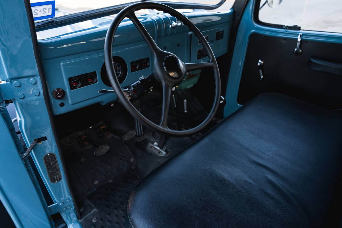 Dodge-power-wagon-1948-blue-21