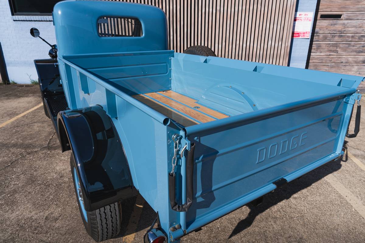 Dodge-power-wagon-1948-blue-8