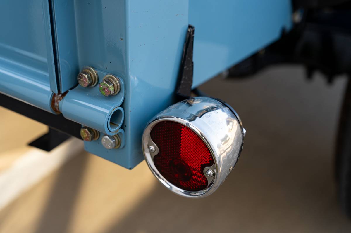 Dodge-power-wagon-1948-blue-9