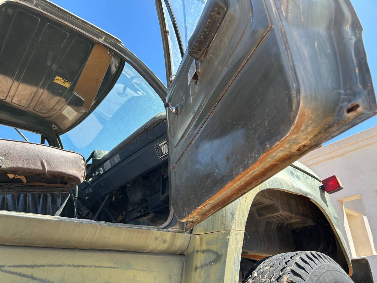 Dodge-power-wagon-1976-11