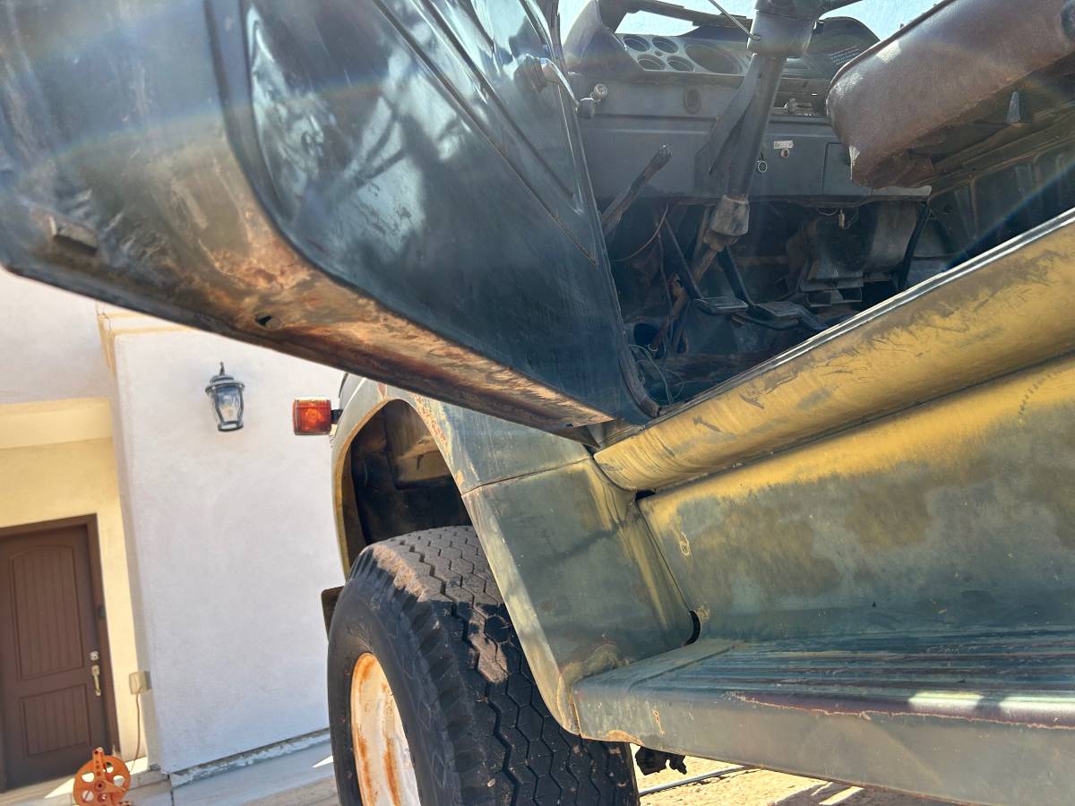 Dodge-power-wagon-1976-12