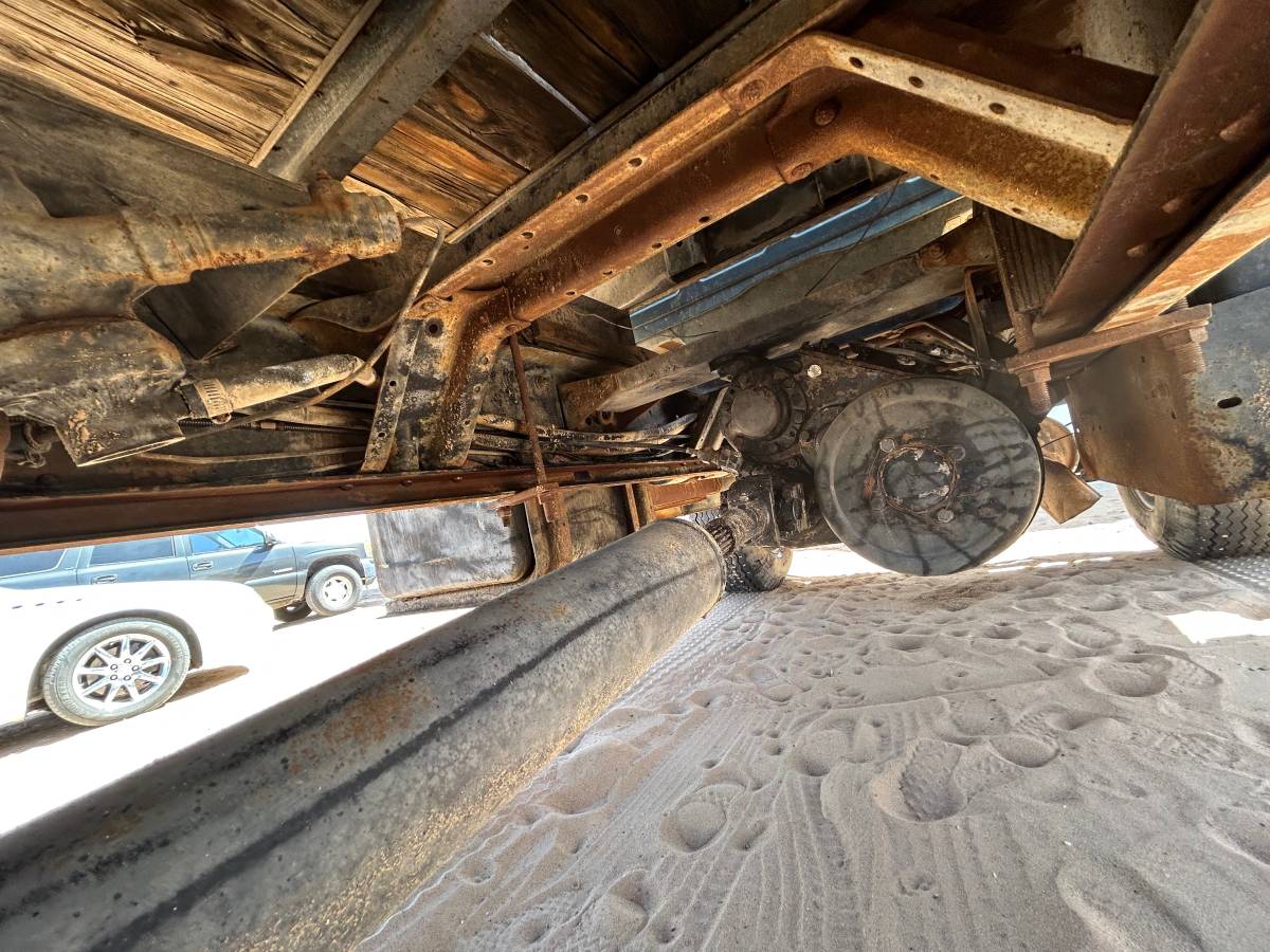 Dodge-power-wagon-1976-19