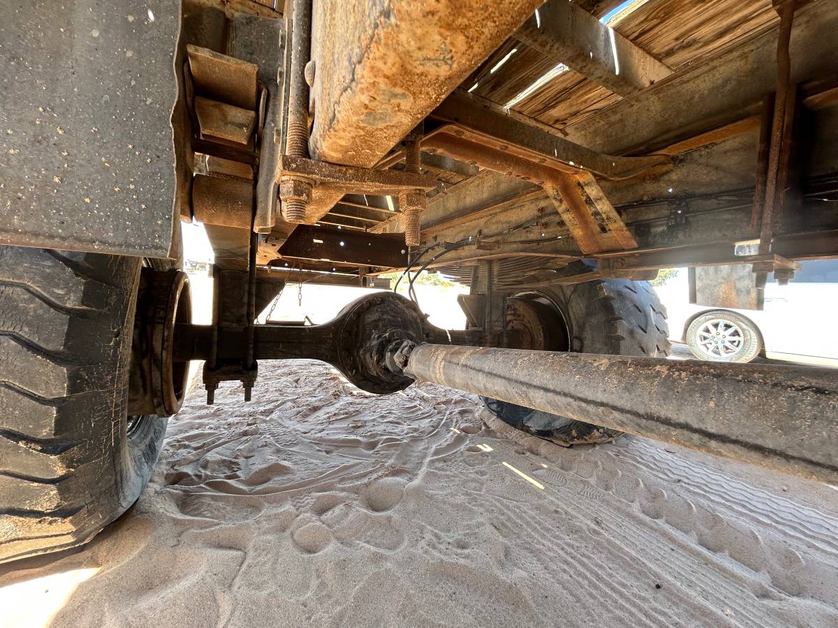 Dodge-power-wagon-1976-20