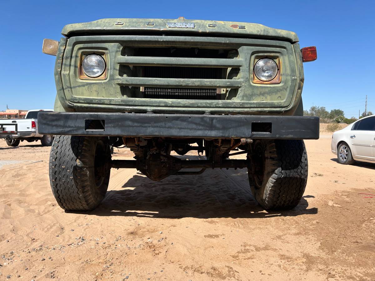 Dodge-power-wagon-1976-23