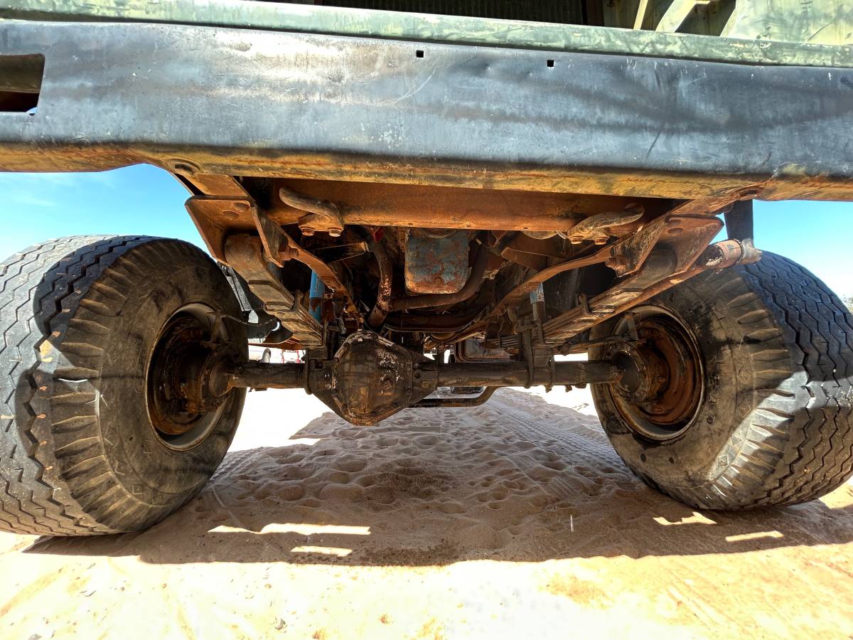 Dodge-power-wagon-1976-6