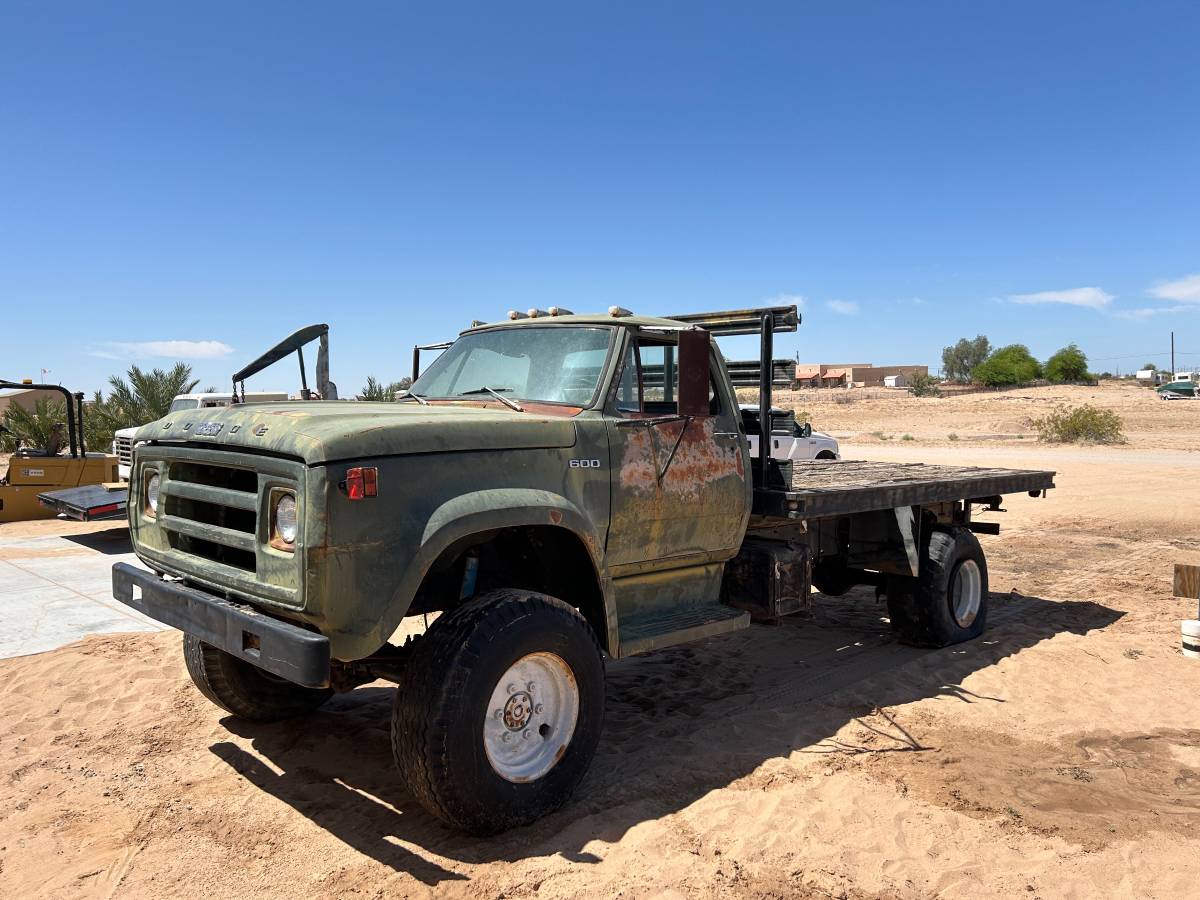 Dodge-power-wagon-1976-8
