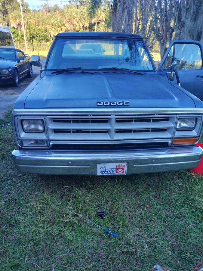 Dodge-ram-1500-1988-blue