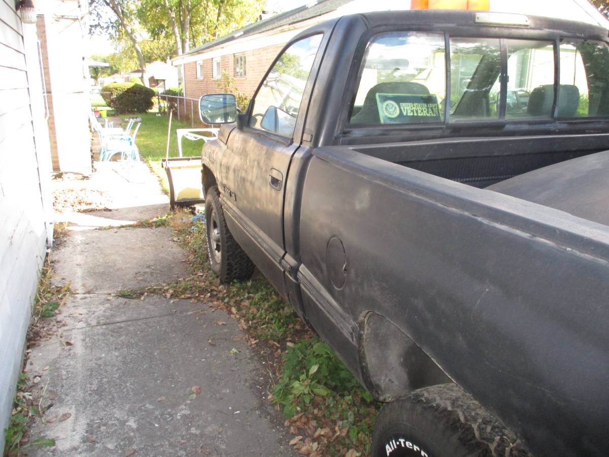 Dodge-ram-1500-1994-black-3