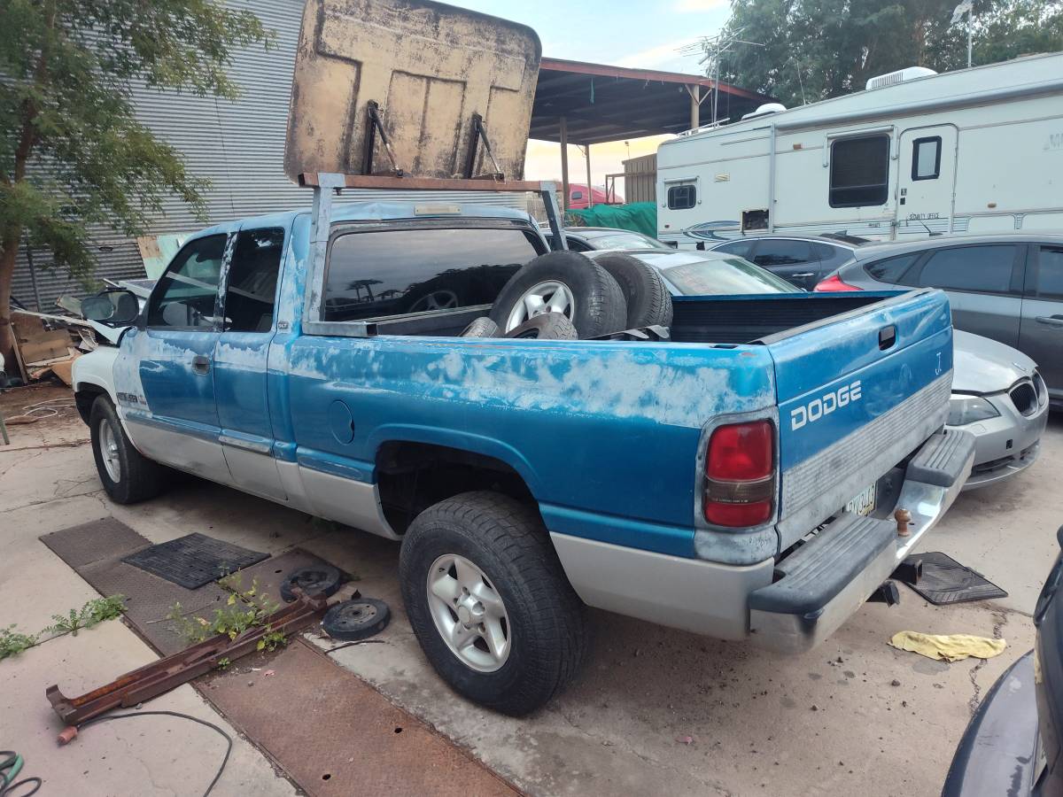 Dodge-ram-1500-1996-blue-2