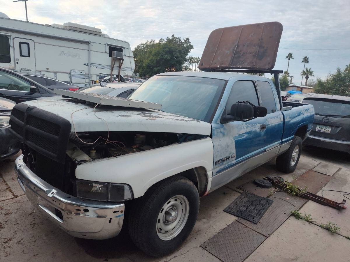 Dodge-ram-1500-1996-blue