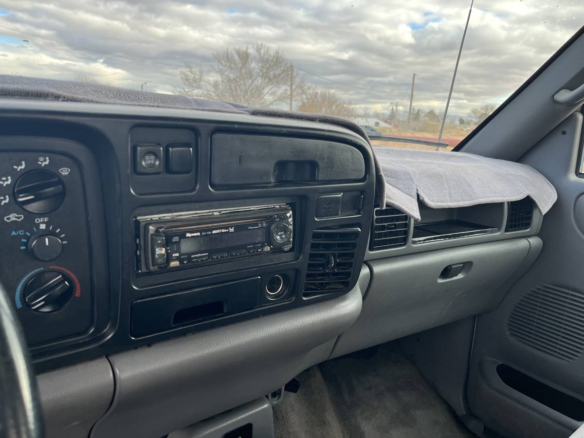 Dodge-ram-1500-slt-4x4-1996-white-8