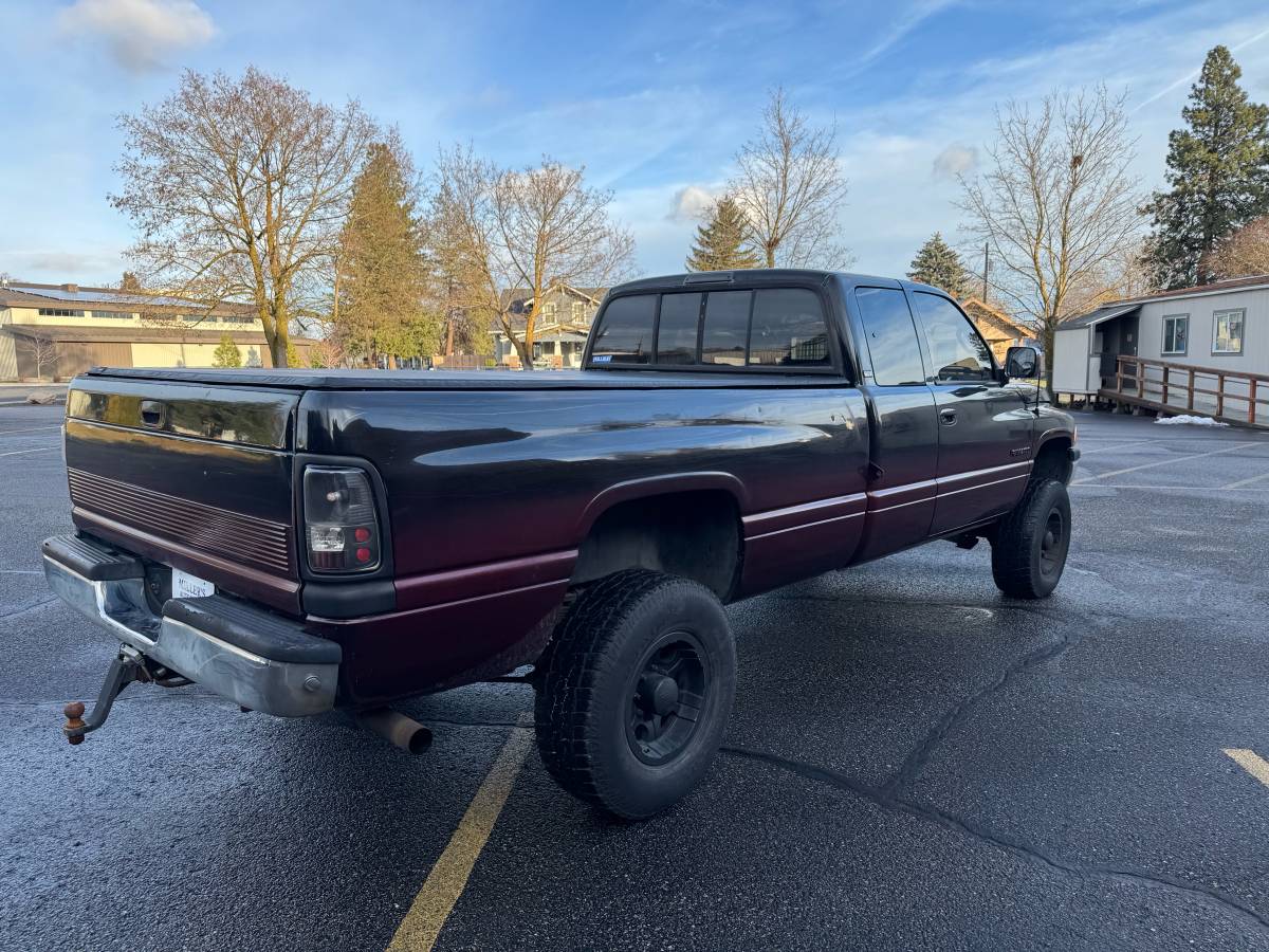 Dodge-ram-2500-1996-black