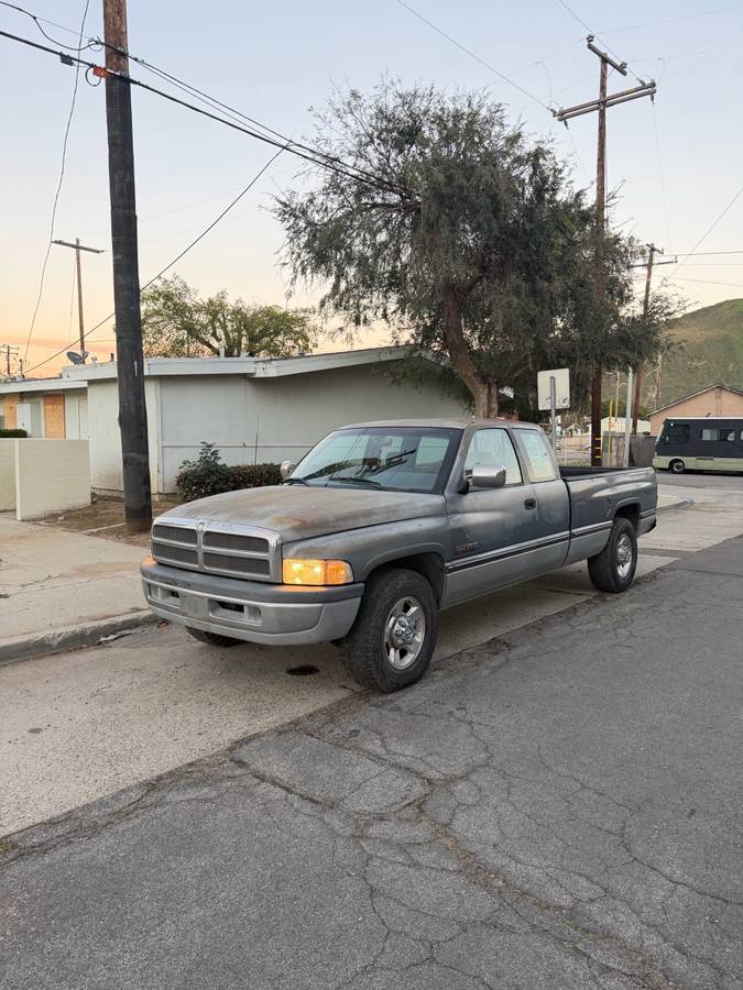 Dodge-ram-2500-diesel-1995-grey