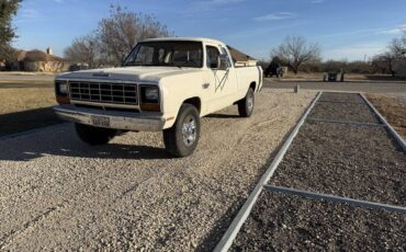 Dodge-ram-3500-1982-white-1