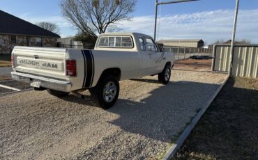 Dodge-ram-3500-1982-white-3