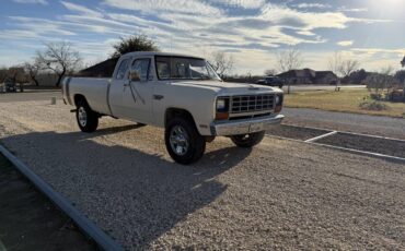Dodge-ram-3500-1982-white-5