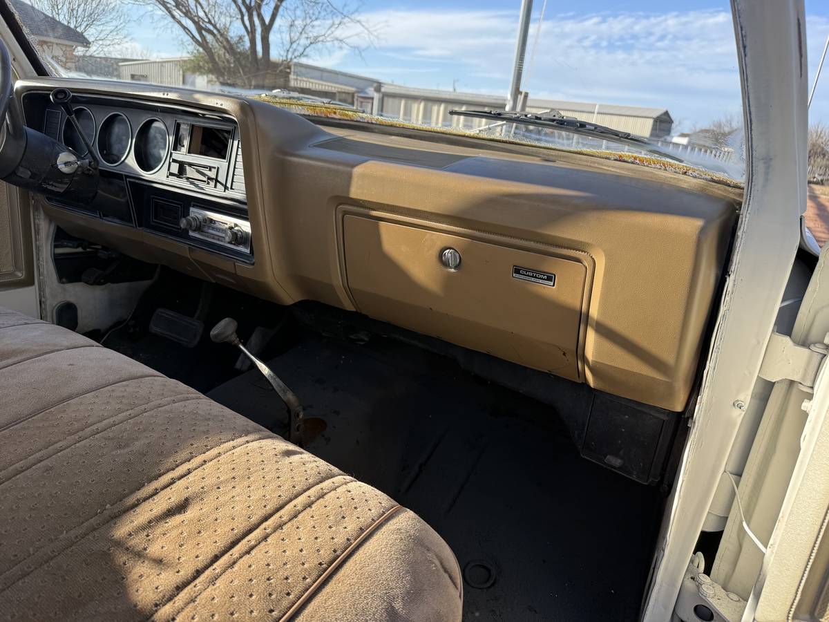 Dodge-ram-3500-1982-white-9