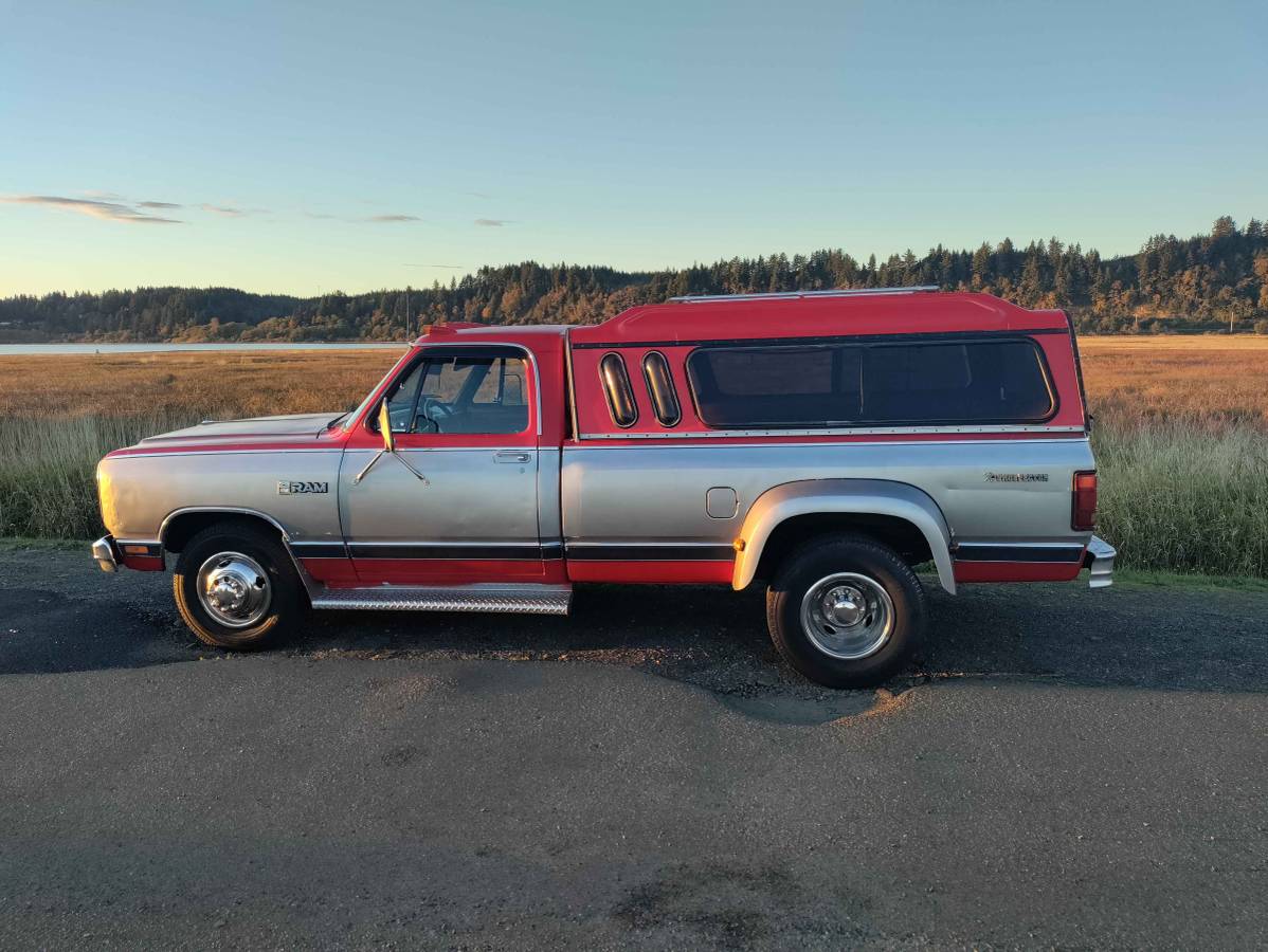 Dodge-ram-3500-1984-red-10