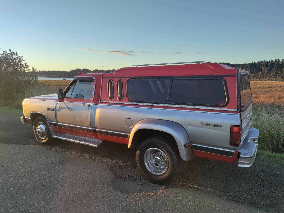 Dodge-ram-3500-1984-red-11