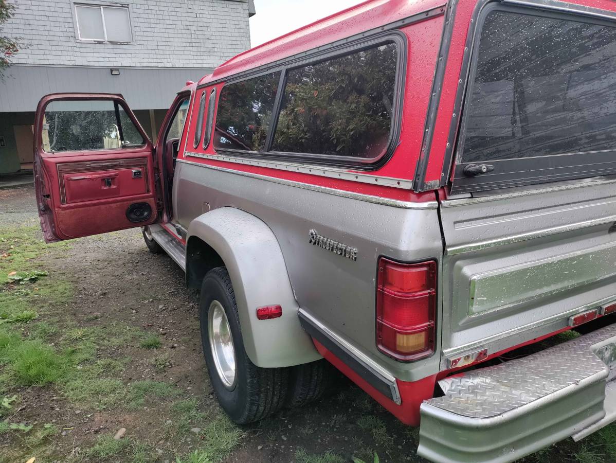 Dodge-ram-3500-1984-red-2