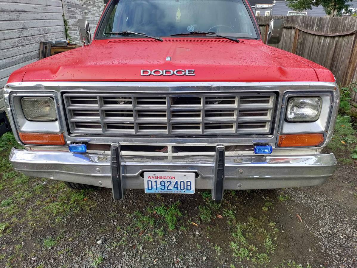 Dodge-ram-3500-1984-red-7