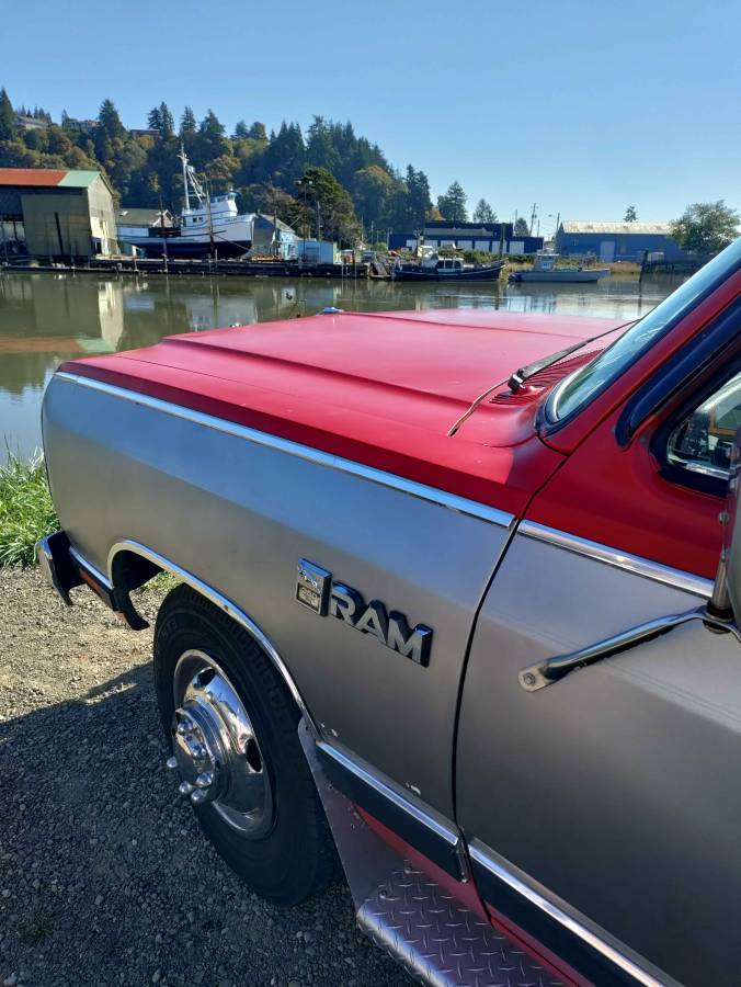 Dodge-ram-3500-1984-red-9