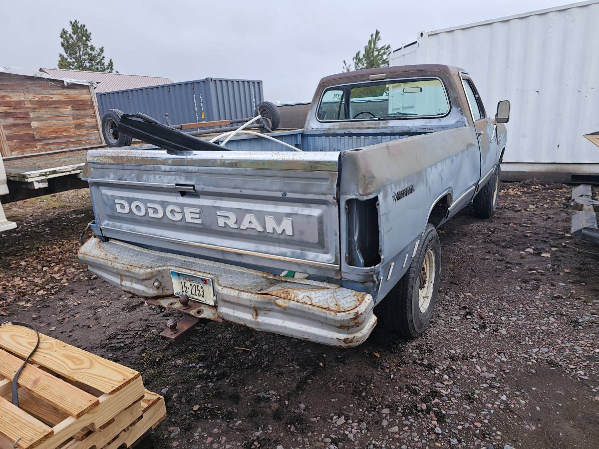 Dodge-ram-3500-4x4-1983-blue-2