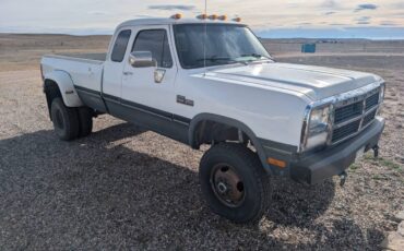 Dodge-ram-3500-diesel-1992-white