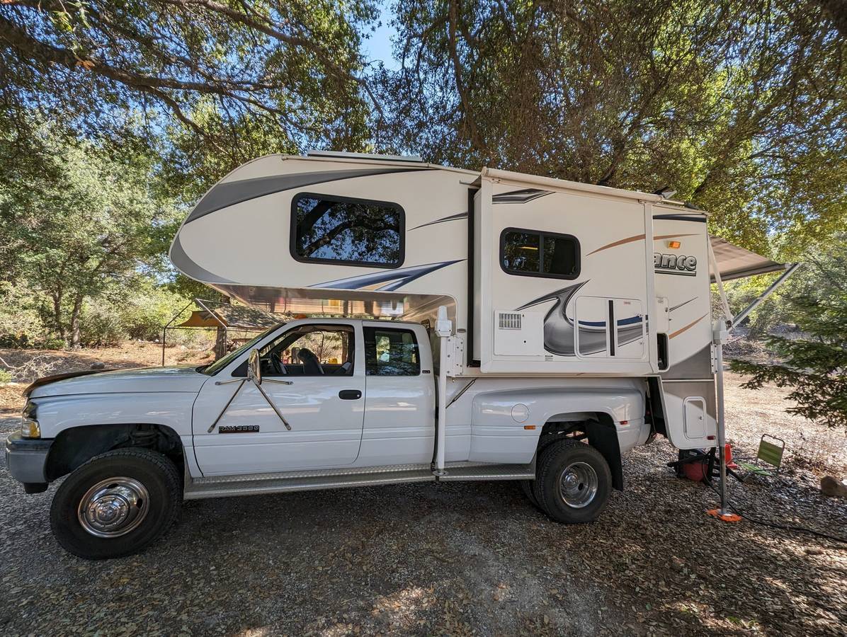 Dodge-ram-3500-diesel-1996-white