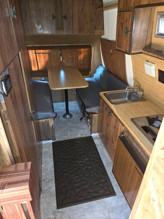 Dodge-ram-b250-1983-brown-2