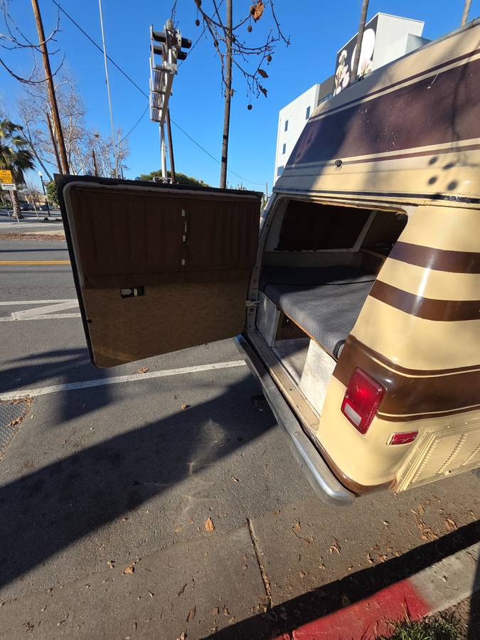 Dodge-ram-b250-1983-brown-5