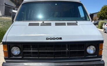 Dodge-ram-b350-1985