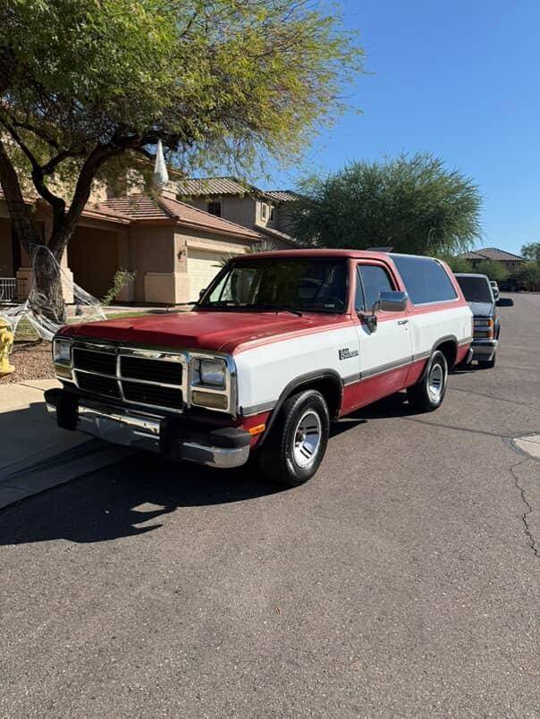 Dodge-ram-charger-1992-1