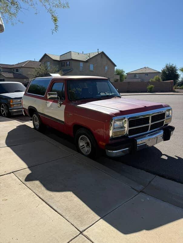Dodge-ram-charger-1992-5