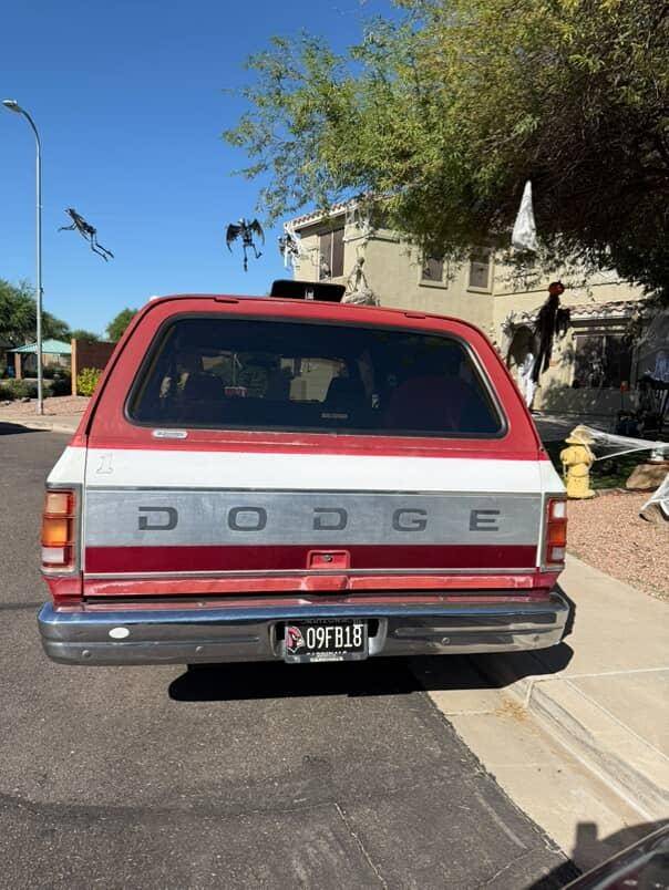 Dodge-ram-charger-1992-7