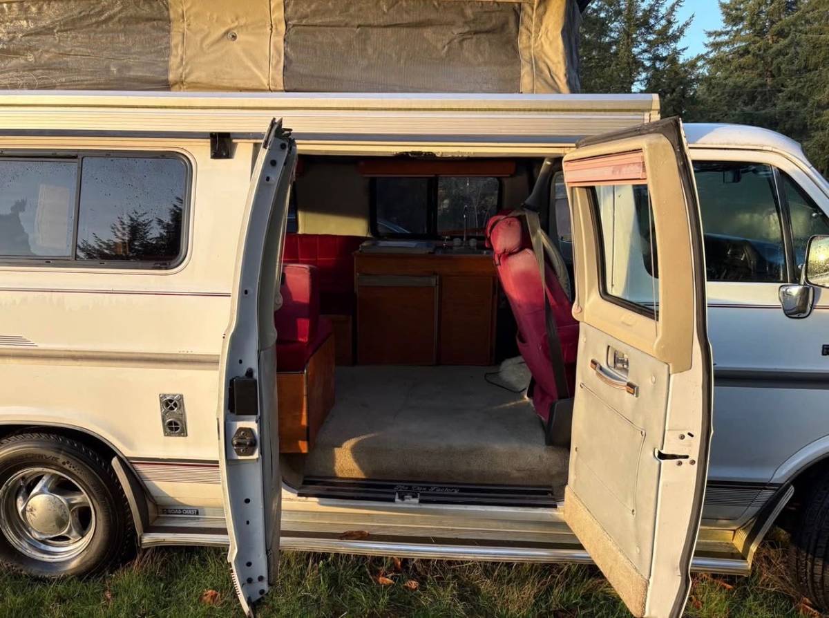 Dodge-ram-van-1991-5